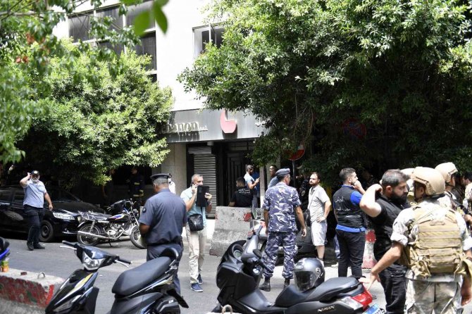Lübnan’da Bankada Rehine Krizi