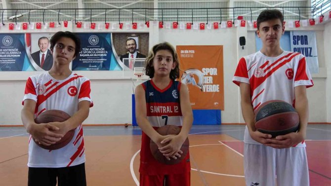 Yaz Spor Okulundaki Çocukların Hedefi Milli Formayı Giymek
