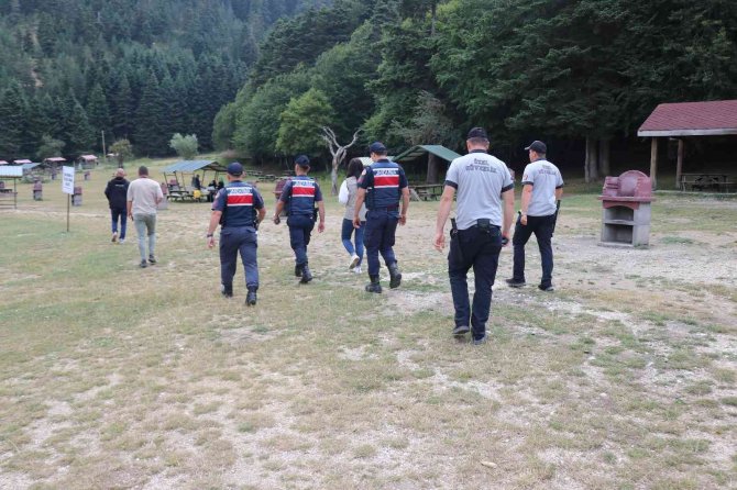 Abant Gölü’nde Tatilciler Orman Yangınlarına Karşı Uyarıldı