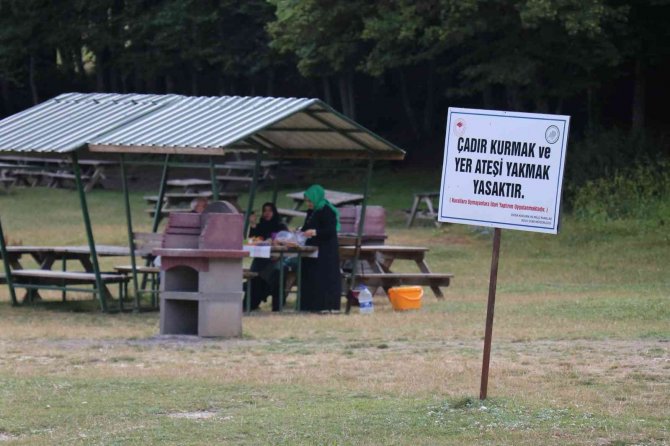 Abant Gölü’nde Tatilciler Orman Yangınlarına Karşı Uyarıldı