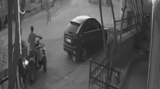 Bursa’da Akü Hırsızlığı Kamerada