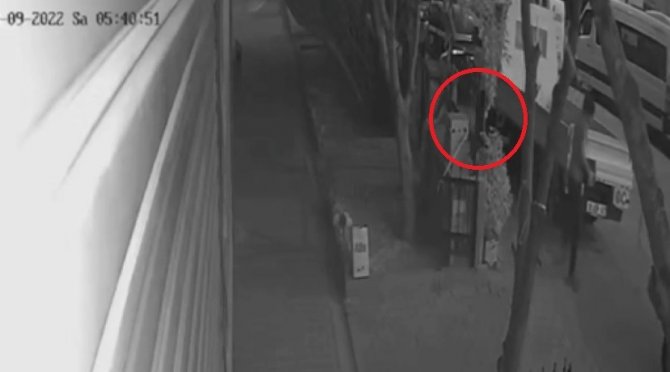 Bursa’da Akü Hırsızlığı Kamerada