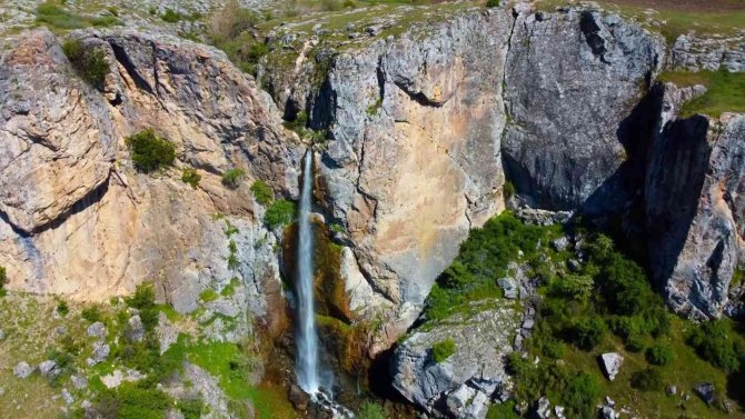 Doğa Harikası Şelale Keşfedilmeyi Bekliyor