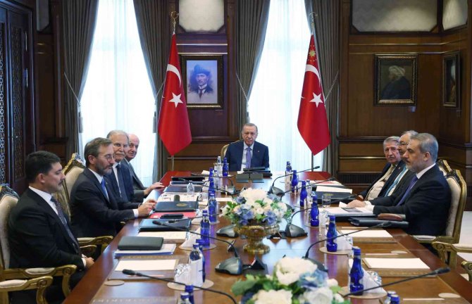 Cumhurbaşkanlığı Yüksek İ̇stişare Kurulu, Cumhurbaşkanı Recep Tayyip Erdoğan Başkanlığında Beştepe’de Toplandı.