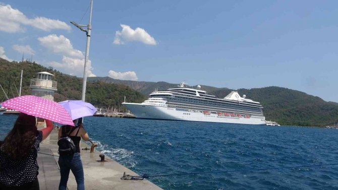 Dev Yolcu Gemisi Marmaris Esnafına Can Suyu Oldu