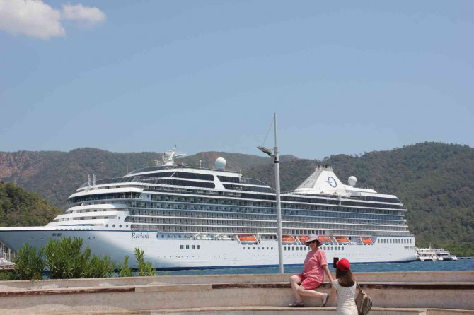 Dev Yolcu Gemisi Marmaris Esnafına Can Suyu Oldu