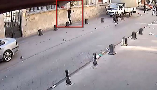 Sinagogdan 600 Bin Lira Değerinde El Yazması İki Tevrat’ı Çalan Hırsızlar Tutuklandı