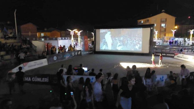 Hakkarili Çocukların Sahne Heyecanı