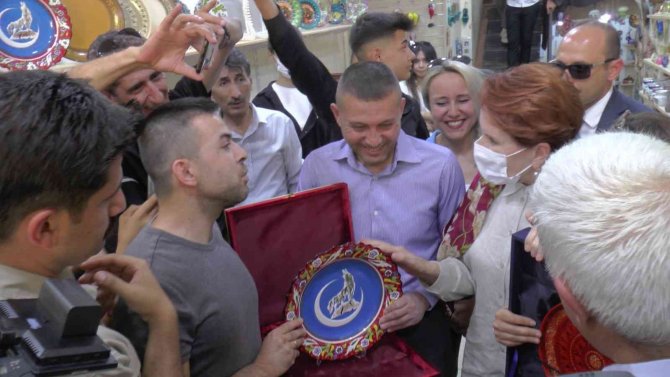 İ̇yi̇ Parti Genel Başkanı Akşener Nevşehir’de Testi Kebabı Kırdı
