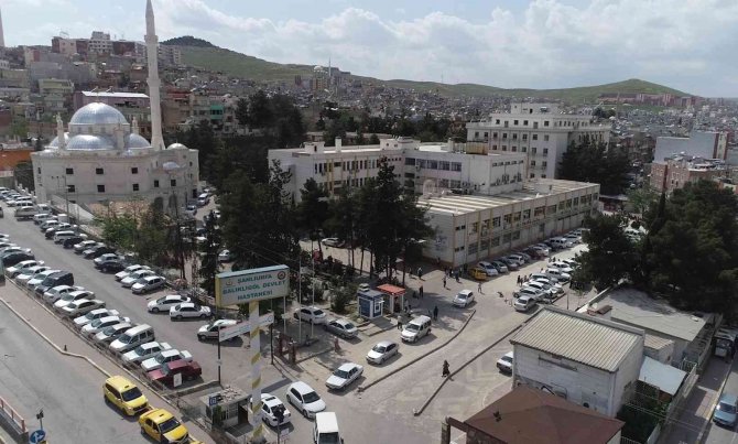 Karın Ağrısı Şikayetiyle Gittiği Hastanede Bağırsağında Delik Olduğunu Öğrendi