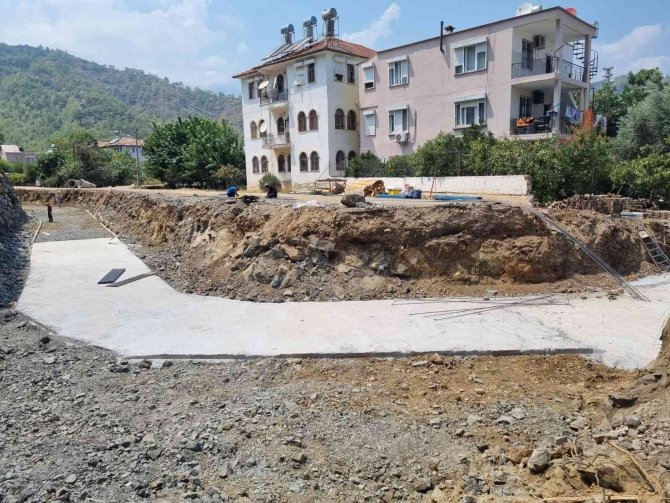 Kemer’de Alt Ve Üstyapı Çalışmaları Sürüyor