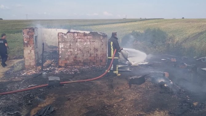 Kırklareli’nde 71 Arı Kovanı Alev Alev Yandı