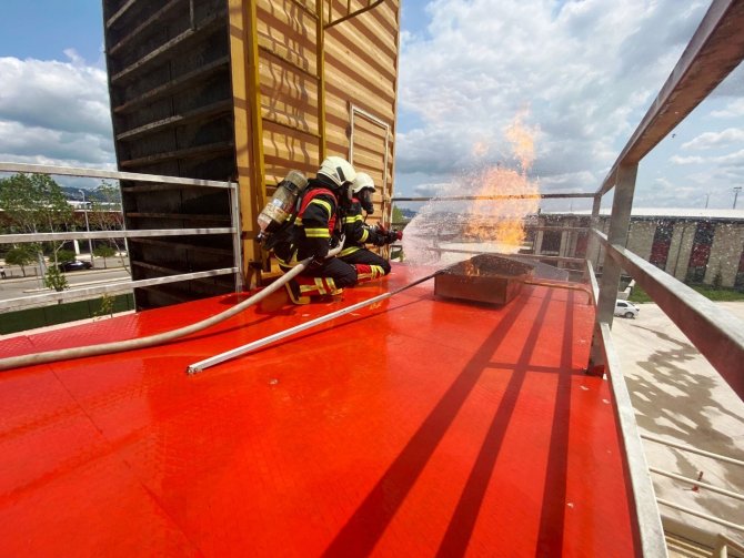 İ̇tfaiyenin Eğitimleri Sürüyor