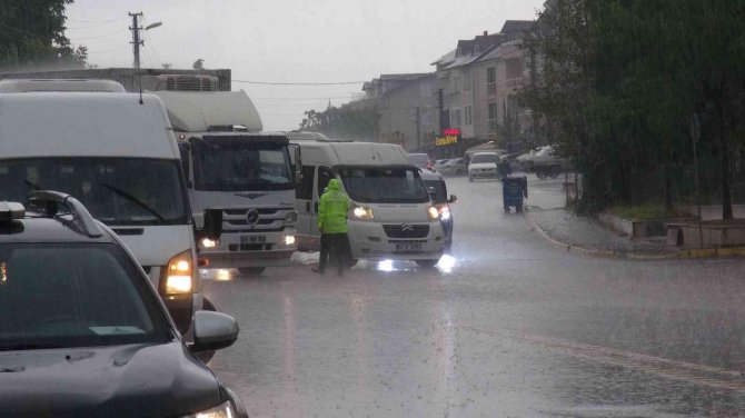 Kocaeli’yi Sağanak Vurdu