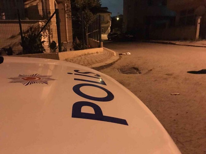 Parkta Çıkan Kavgada 16 Yaşındaki Genç Boynundan Bıçaklandı