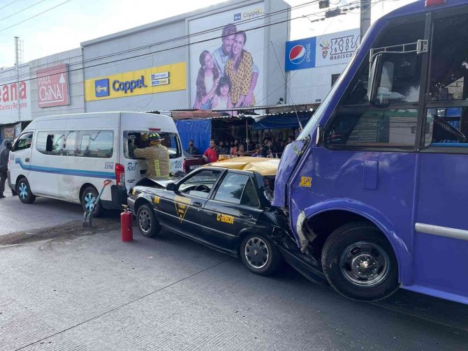 Meksika’da Zincirleme Trafik Kazası: 50 Yaralı