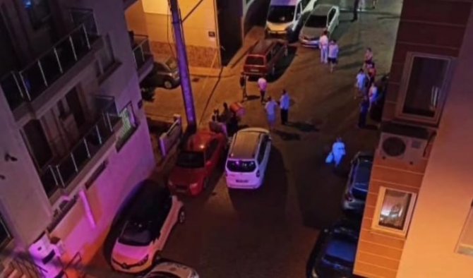 İ̇zmir’de Erkek Arkadaşı Tarafından Silahla Vurulan Kadın Yaralandı