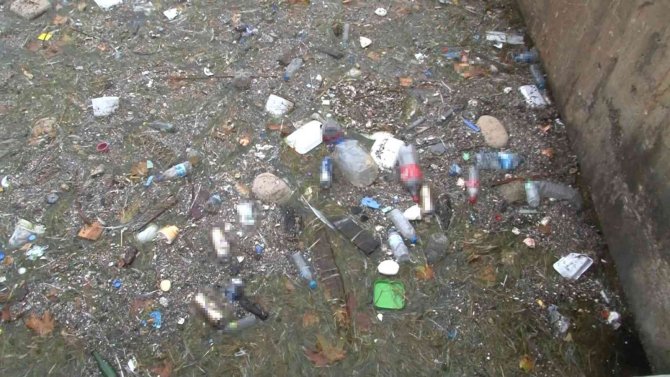 Sarıyer Sahilinde Deniz Kirliliği Devam Ediyor