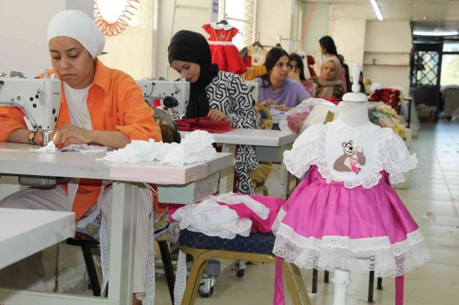 Şırnak’ta Üretilen ‘Vintage’ Tarzı Bebek Kıyafetleri 20 Ülkeye İhraç Ediliyor