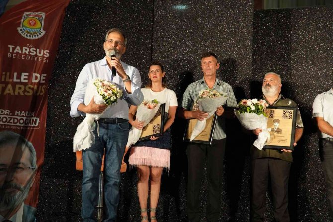 Tarsus’ta Yaz Akşamları Tiyatro Oyunlarıyla Şenlendi