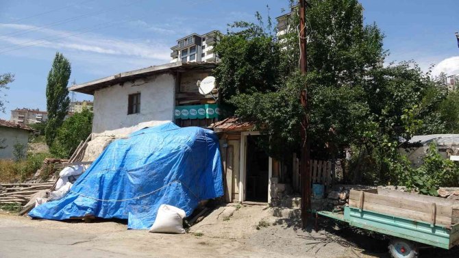 Dişinden Tırnağından Artırarak Almıştı, Hırsız Böyle Çaldı