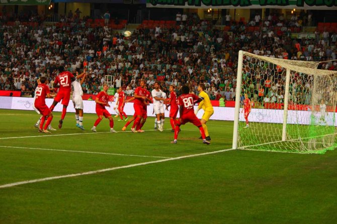 Uefa Konferans Ligi: Konyaspor: 1 - Vaduz: 2 (İ̇lk Yarı)
