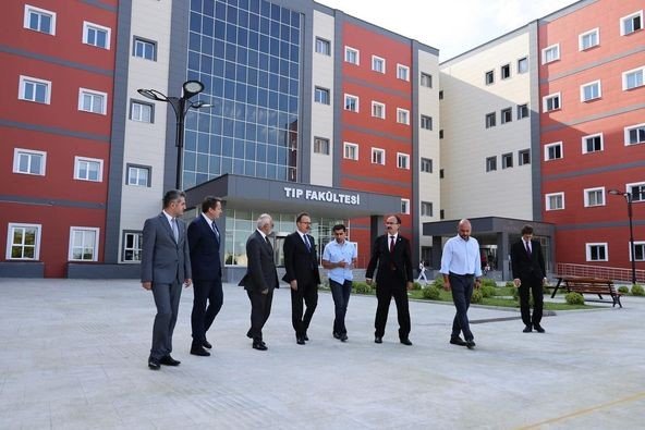 Vali Kızılkaya Bu Yıl Öğrencileriyle Buluşacak Tıp Fakültesi’ni Ziyaret Etti