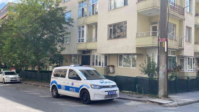 Tartıştığı Yaşlı Adamı Kafasında Bardak Kırarak Yaraladı