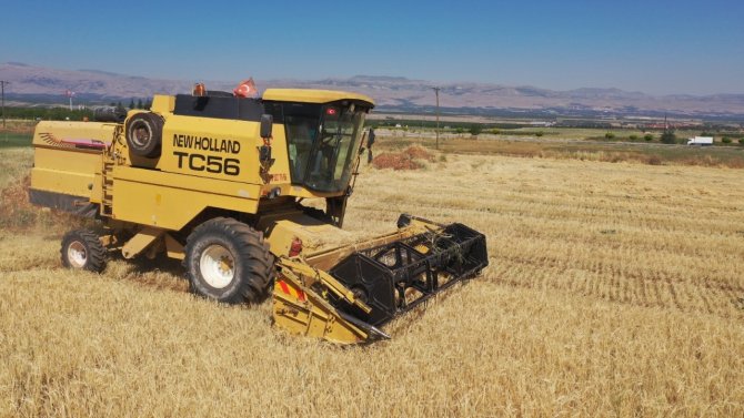 239 Çiftçiye 21 Ton Arpa