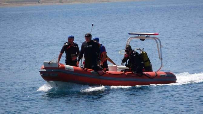 Afad’dan Van Gölü’nde Dalış Tatbikatı