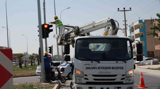Akçakale Ve Harran’da Trafik Lambaları Yenilendi
