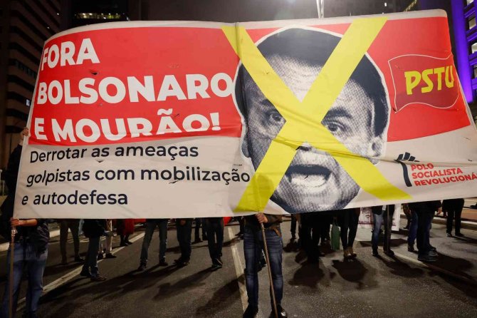 Brezilya’da Bolsonaro Karşıtları Sokaklara Döküldü