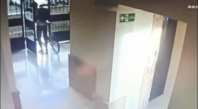 Bursa’da Bisiklet Hırsızının Rahatlığı ’Pes’ Dedirtti