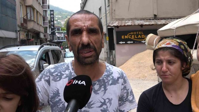 Ev Sahibinin Oğlu Kız Kaçırınca 3 Çocukla Sokakta Kaldılar
