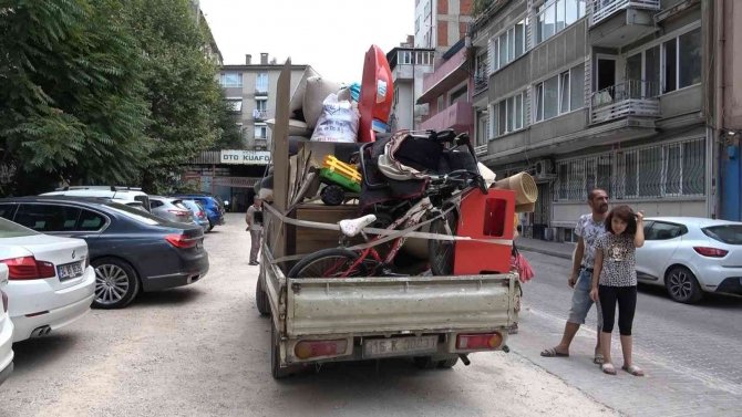 Ev Sahibinin Oğlu Kız Kaçırınca 3 Çocukla Sokakta Kaldılar