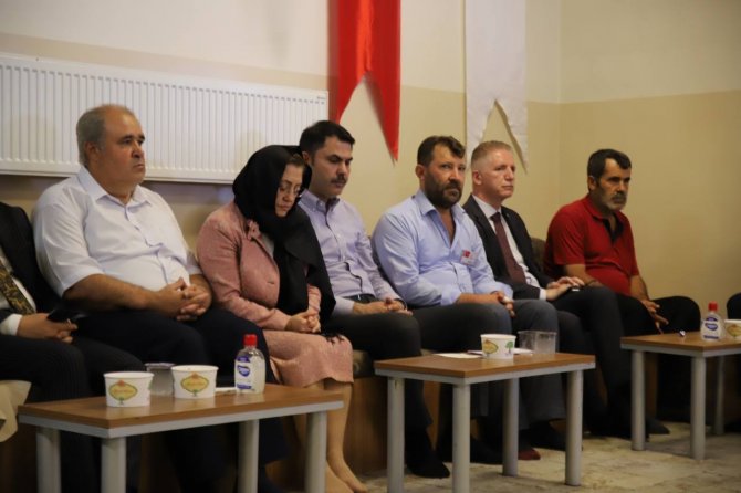 Bakan Kurum’dan Şehit Ailesine Taziye Ziyareti