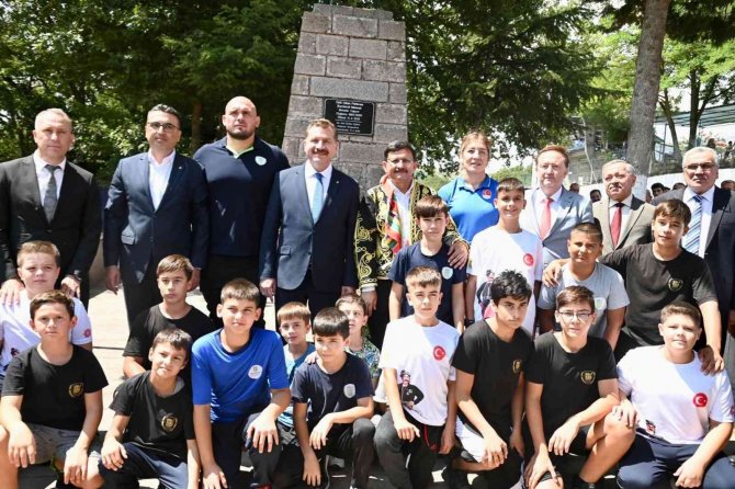 Pehlivanlar Kurtdere’de Kol Bağladı