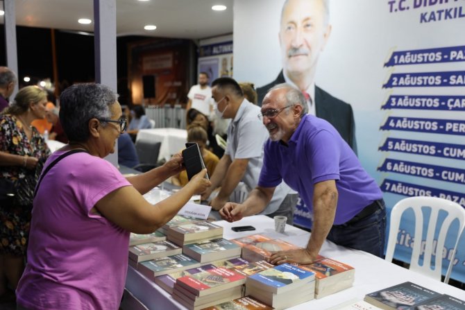 Didim Altınkum Yazarlar Fesitvali’ne Didimlilerden Yoğun İlgi