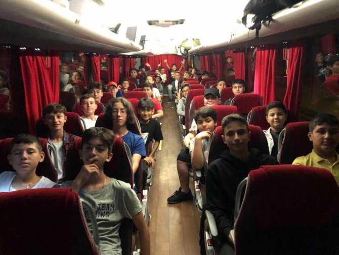 Düzceli Gençler Mersin Kampına Gönderildi