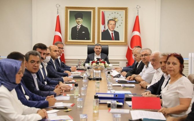 Düzce’de Metruk Binalar Yıkılıyor