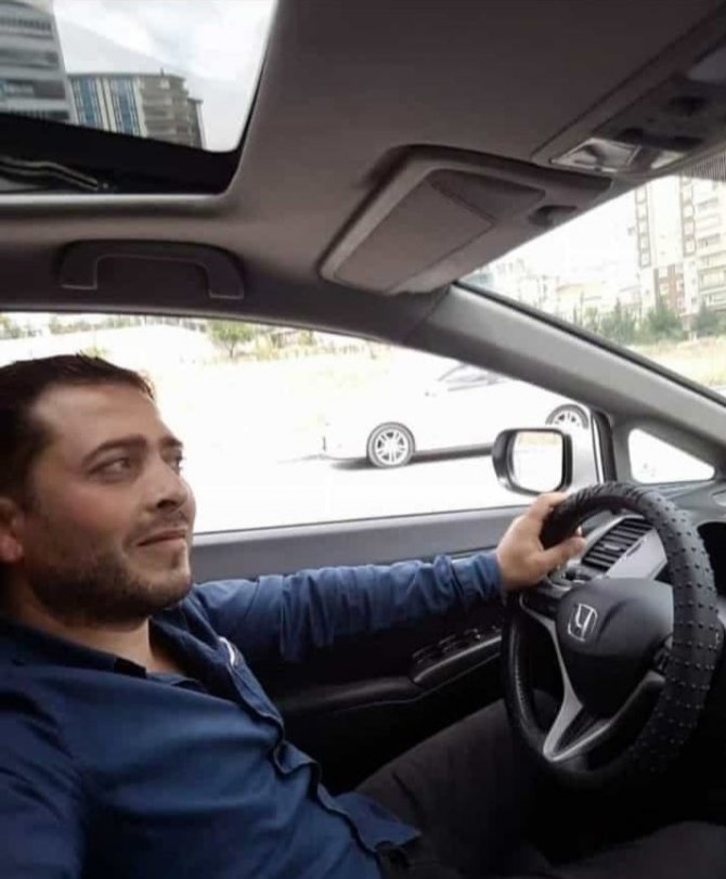 Komşu Dükkanın Önündeki Trafik Dubasını Kaldırdığı İçin Bıçaklanarak Öldürüldü