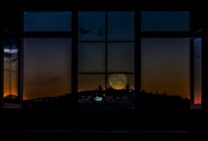 Nöbetten Çıkan Sağlık Çalışanı Dolunayın En Güzel Halini Görüntülemek İçin Fotoğraf Makinesine Koştu