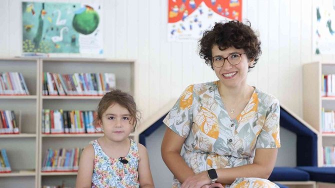 Kadıköy’de 4 Yaşındaki Kitapseverin Kütüphane Kartı Mutluluğu