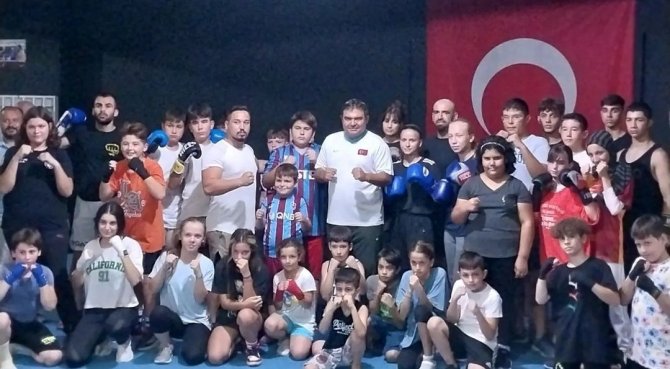 Fethiye Kaymakamı Balcı, Uluslararası Boks Şampiyonu Alcu İle Antrenman Yaptı