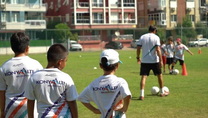 Konyaaltı Belediyesi Geleceğin Sporcularını Yetiştiriyor
