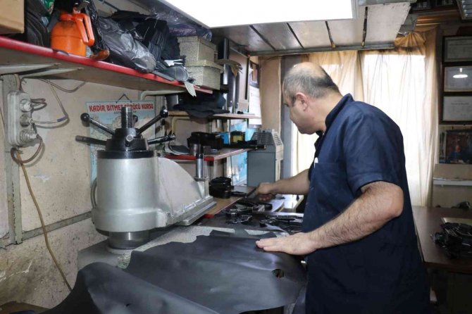 Ayakkabı Ustası Teknolojiye Direniyor