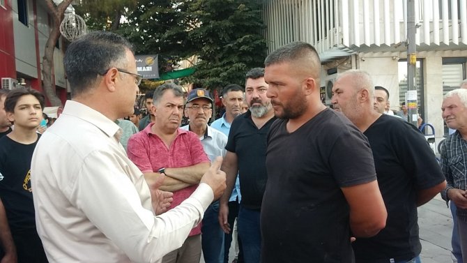 Eylem Yapmak İsteyen Üreticiyi Belediye Başkanı Sakinleştirdi