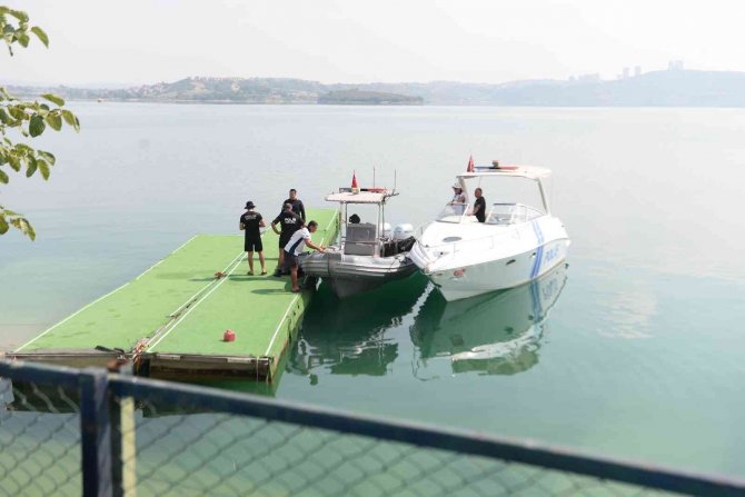 Gölde Kaybolan 60 Yaşındaki Adamın Cesedi Bulundu
