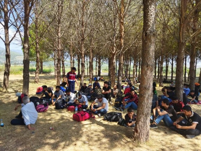 Seydikemer’de 81 Düzensiz Göçmen Yakalandı