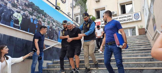 İ̇stanbul’da Otomobillerin Beyinlerini Değiştirip Çalan Çete Üyeleri Böyle Yakalandı
